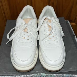 Women’s neutral shoes. Comfy/casual!